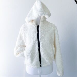 Women's Cozy Winter White  Sherpa Style Hooded Jacket NWT